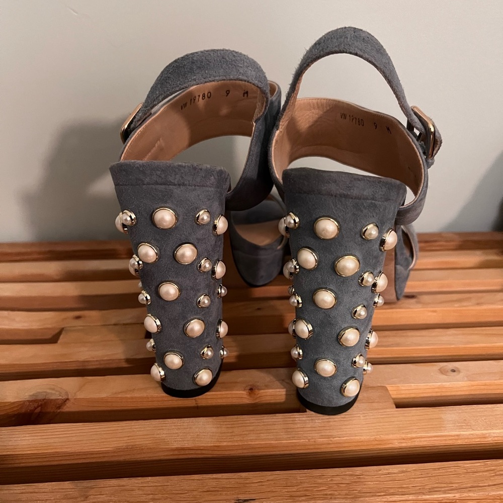 Rare Stuart Weitzman light blue pearl heels - Picture 6 of 6